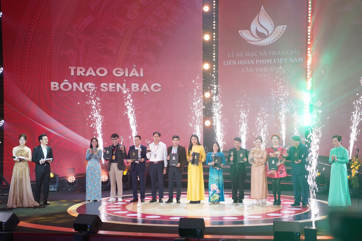 Mưa đỏ lên ngôi cao nhất tại Liên hoan phim Việt Nam lần thứ 24