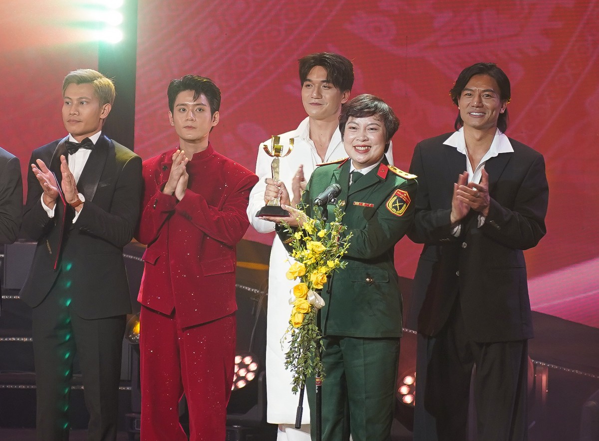 Mưa đỏ lên ngôi cao nhất tại Liên hoan phim Việt Nam lần thứ 24