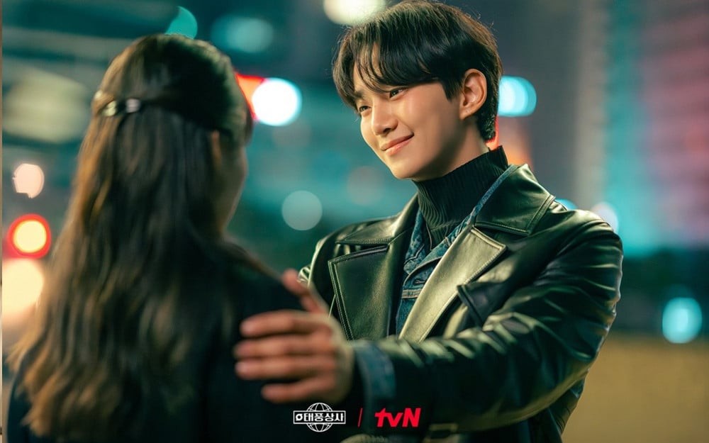 'Typhoon Family' gây tranh cãi vì một tình tiết khó hiểu