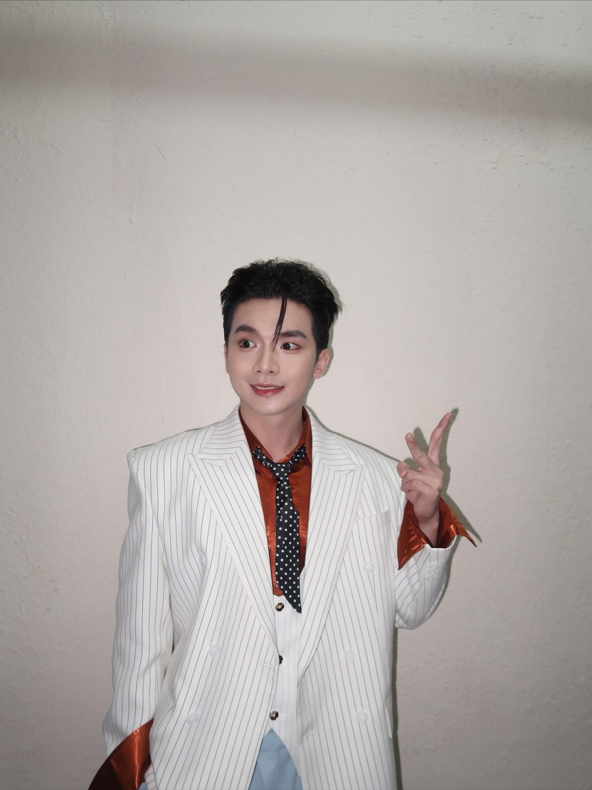 Vương Bình ‘gặp khó’ tại ‘Anh Trai Say Hi’