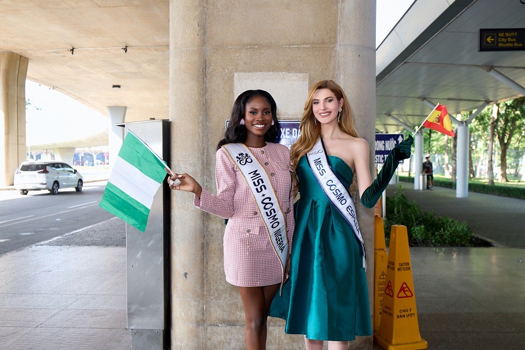Dàn Hoa hậu quốc tế tự tin catwalk với Trang phục truyền thống trong ngày đầu đến Việt Nam dự thi 'Miss Cosmo 2025'