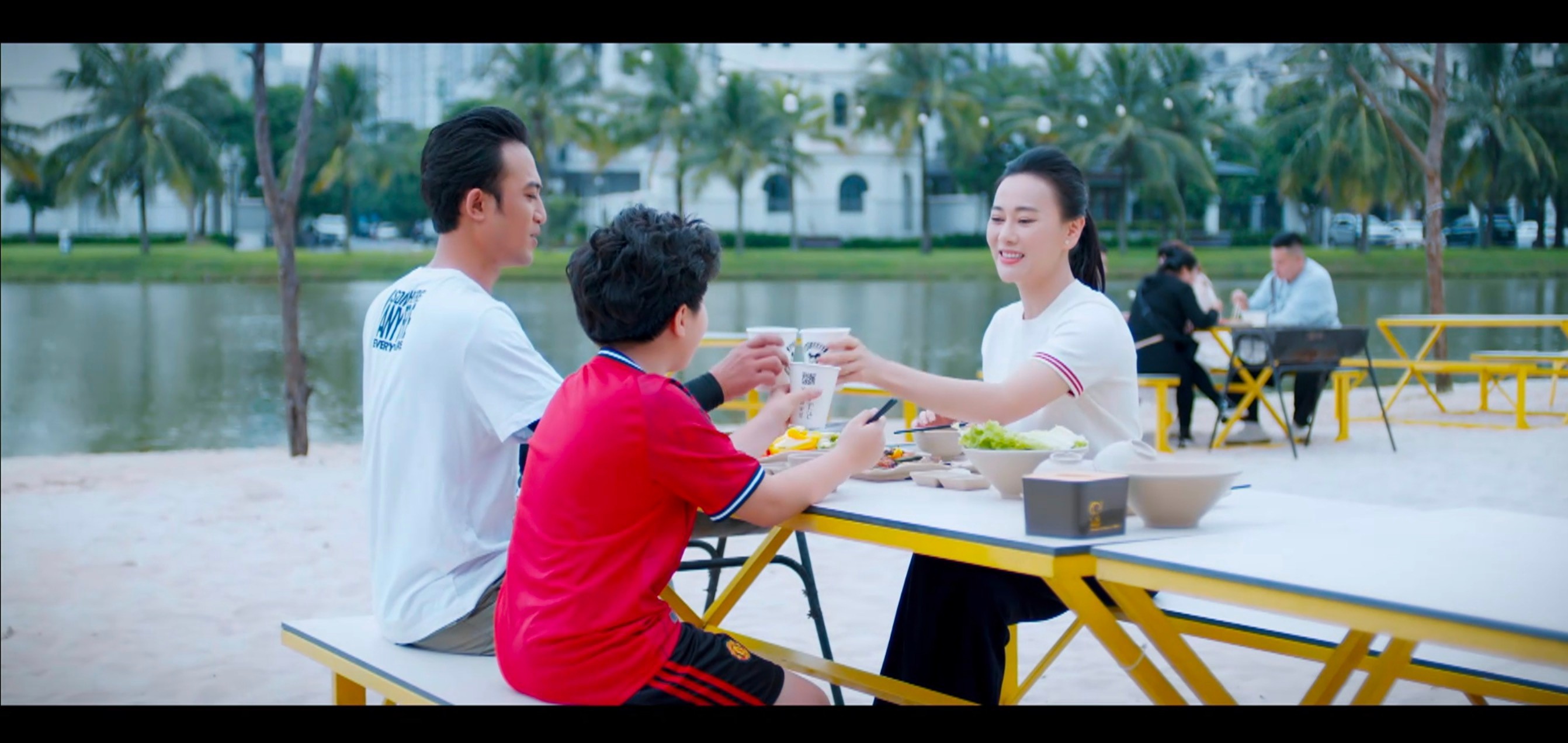 'Gió ngang khoảng trời xanh' khép lại: Kết cục của các nhân vật gây tranh cãi