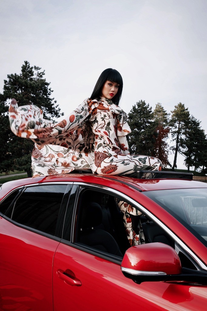 Jessica Minh Anh trong hành trình 'Chuyển động cùng thời trang cao cấp' giữa núi rừng Thụy Sĩ