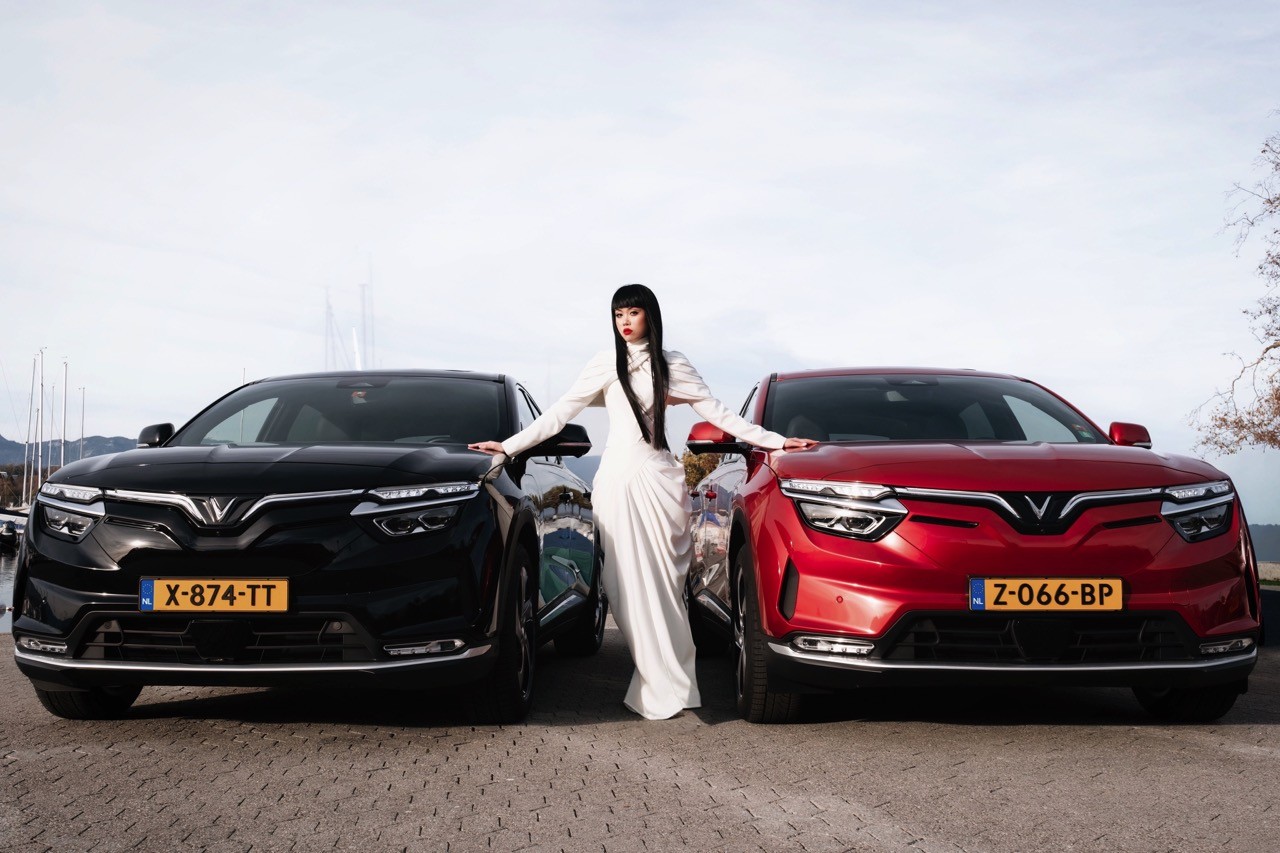 Jessica Minh Anh trong hành trình 'Chuyển động cùng thời trang cao cấp' giữa núi rừng Thụy Sĩ