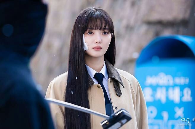 'Em gái quốc dân' Kim Yoo Jung lột xác thành phản diện thế hệ mới trong 'Dear X'