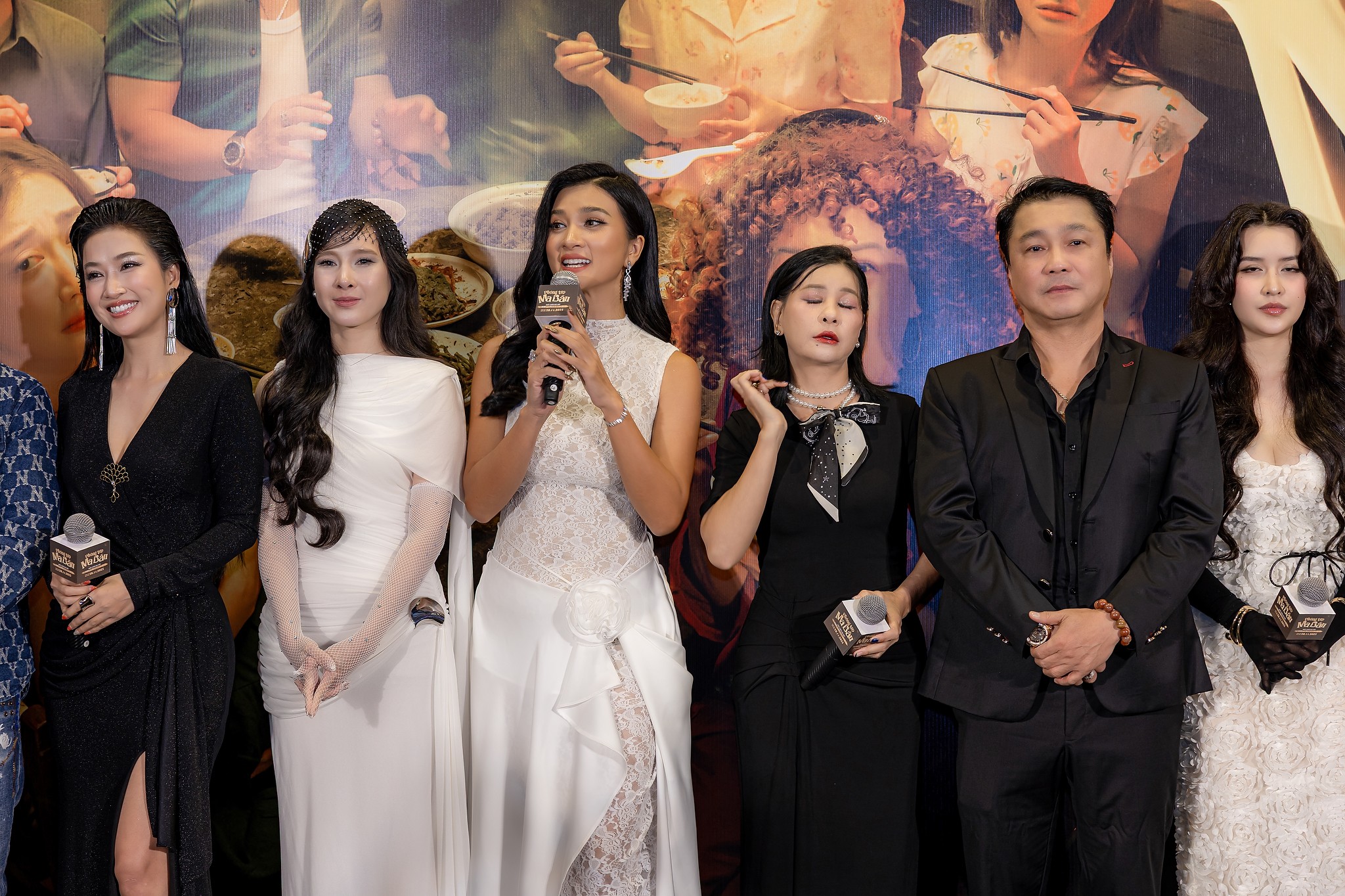 'Ma bầu' thật xuất hiện khiến dàn khách mời 'đứng tim' tại sự kiện ra mắt 'Phòng trọ ma bầu'