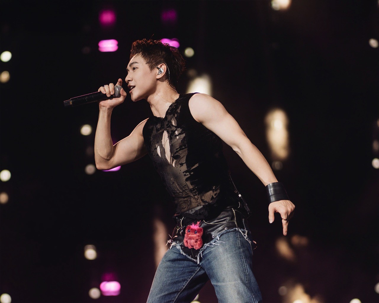 Jsol biến sân khấu 'MBillion' thành 'vũ trụ mèo hồng': 4 tuần để hoàn thiện sân khấu 45 phút chuẩn mini-concert đa giác quan