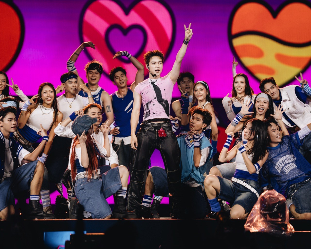 Jsol biến sân khấu 'MBillion' thành 'vũ trụ mèo hồng': 4 tuần để hoàn thiện sân khấu 45 phút chuẩn mini-concert đa giác quan