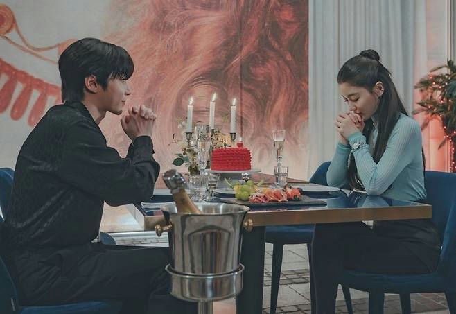 'Dear X' đứng đầu bảng xếp hạng, người hâm mộ mong phim kéo dài