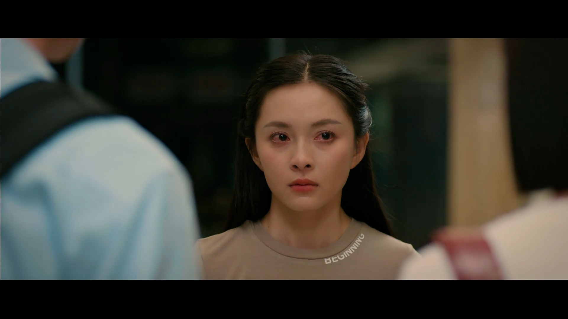 Nga trong 'Cách em 1 milimet' tiếp tục gây bão tranh cãi