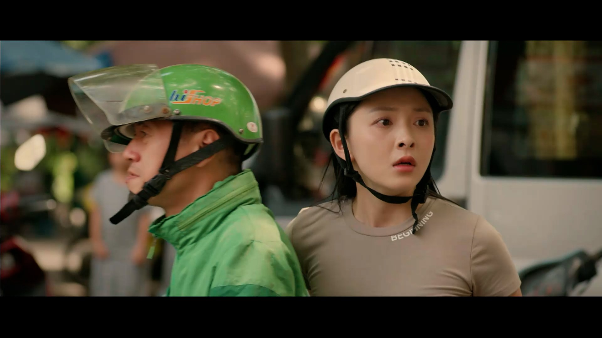 Nga trong 'Cách em 1 milimet' tiếp tục gây bão tranh cãi