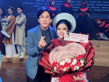 Bình Tinh đoạt Huy chương vàng thứ 6 cho sự nghiệp diễn xuất