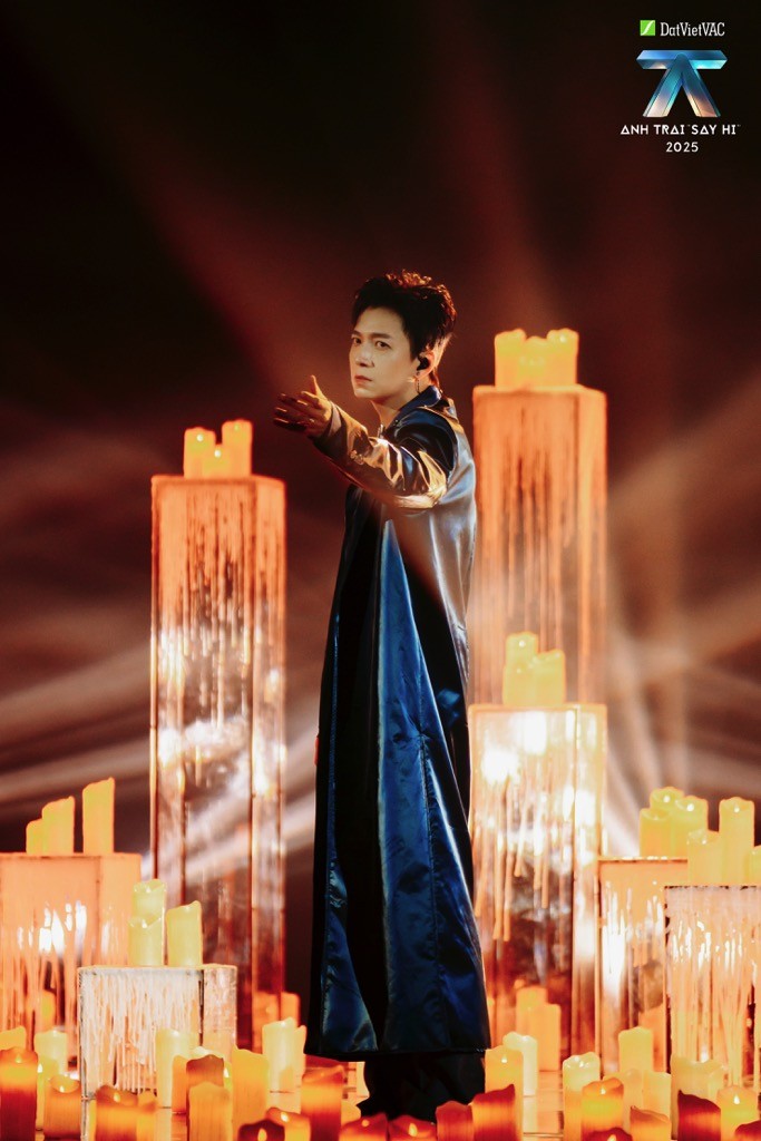 Ngô Kiến Huy bất ngờ tiết lộ Hieuthuahai là người đứng sau trong vòng chung kết 'Anh trai 'Say Hi'