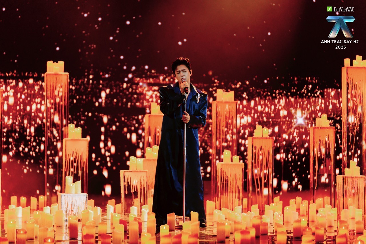 Ngô Kiến Huy bất ngờ tiết lộ Hieuthuahai là người đứng sau trong vòng chung kết 'Anh trai 'Say Hi'