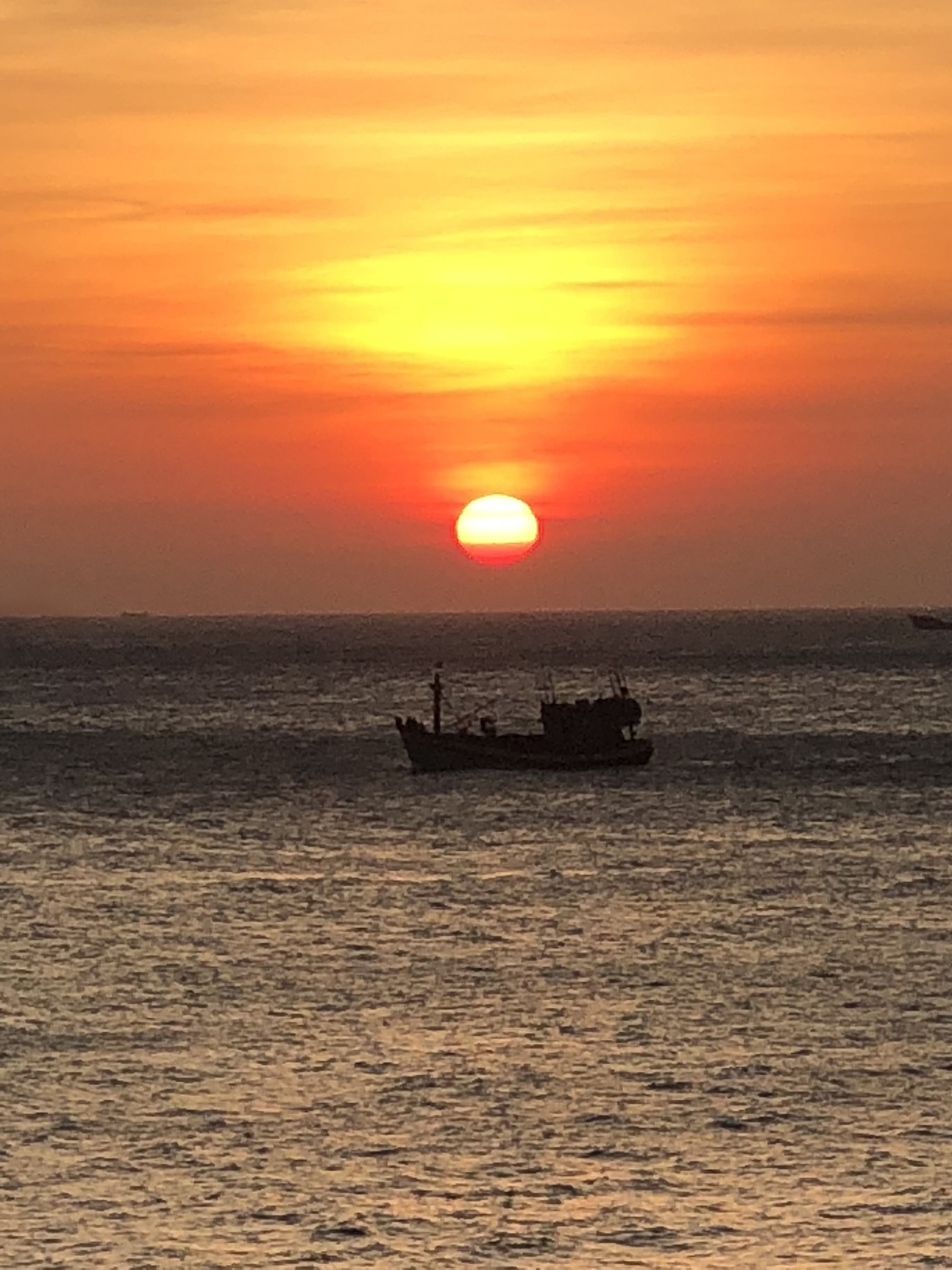 Triển lãm và ra mắt sách ảnh 'Nguồn sống' để quyên góp cho bà con vùng lũ