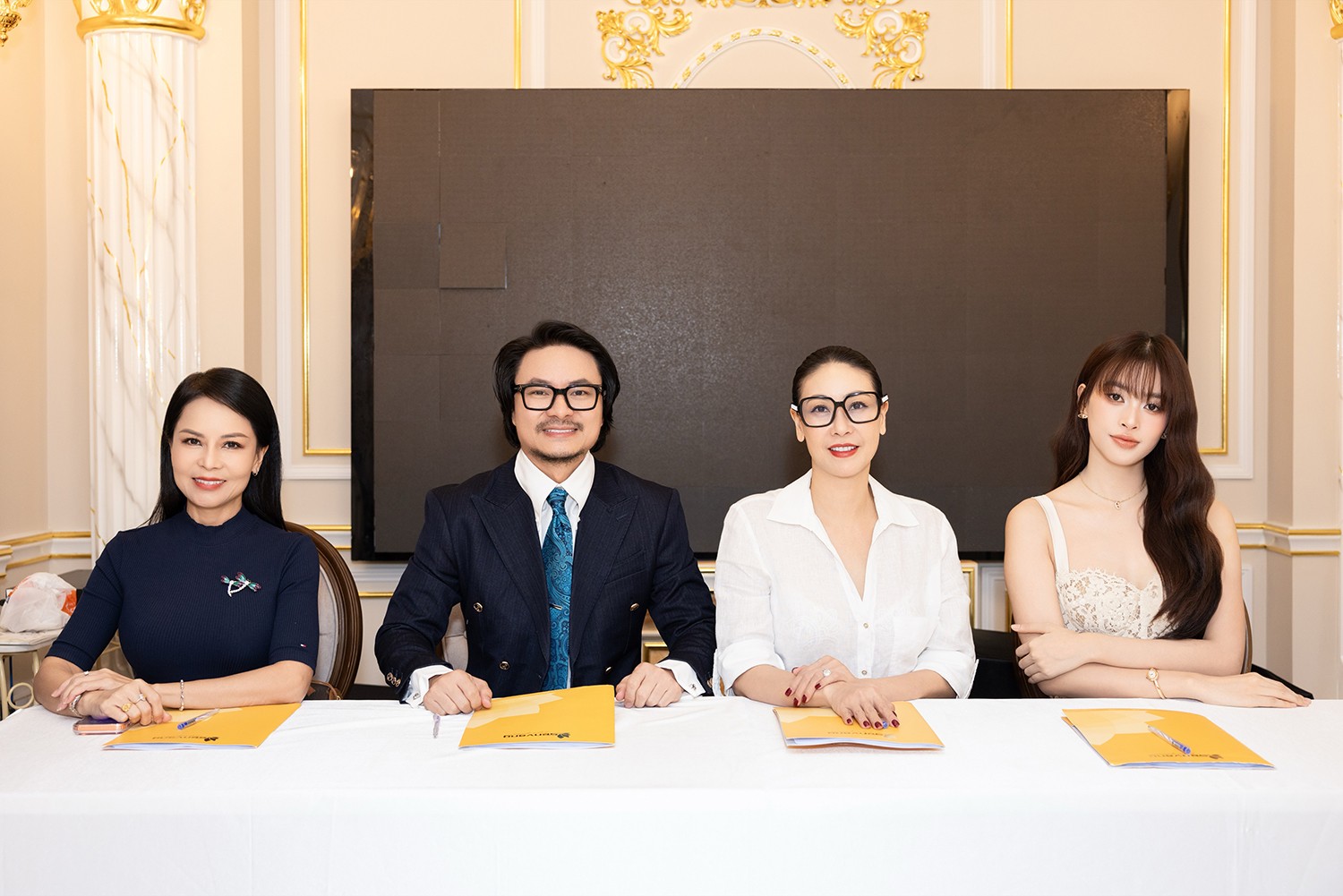 Thí sinh 'Miss World Vietnam 2025' gây sốt với trình độ ngoại ngữ, học vấn ấn tượng