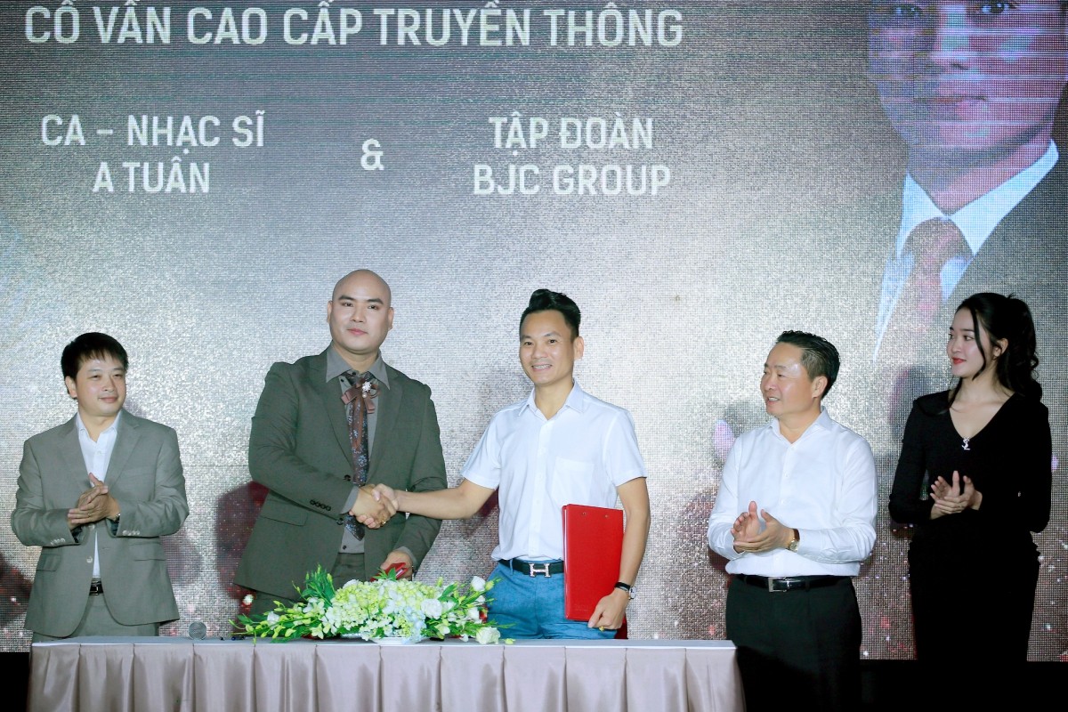 A Tuân kỷ niệm 'Lệ ngang trời' đạt 2 tỷ view, quy tụ đông đảo nghệ sĩ và fan quốc tế