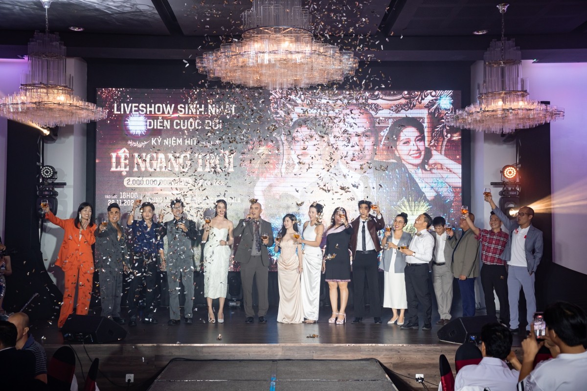 A Tuân kỷ niệm 'Lệ ngang trời' đạt 2 tỷ view, quy tụ đông đảo nghệ sĩ và fan quốc tế