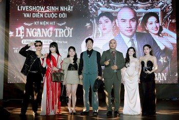 A Tuân kỷ niệm 'Lệ ngang trời' đạt 2 tỷ view, quy tụ đông đảo nghệ sĩ và fan quốc tế