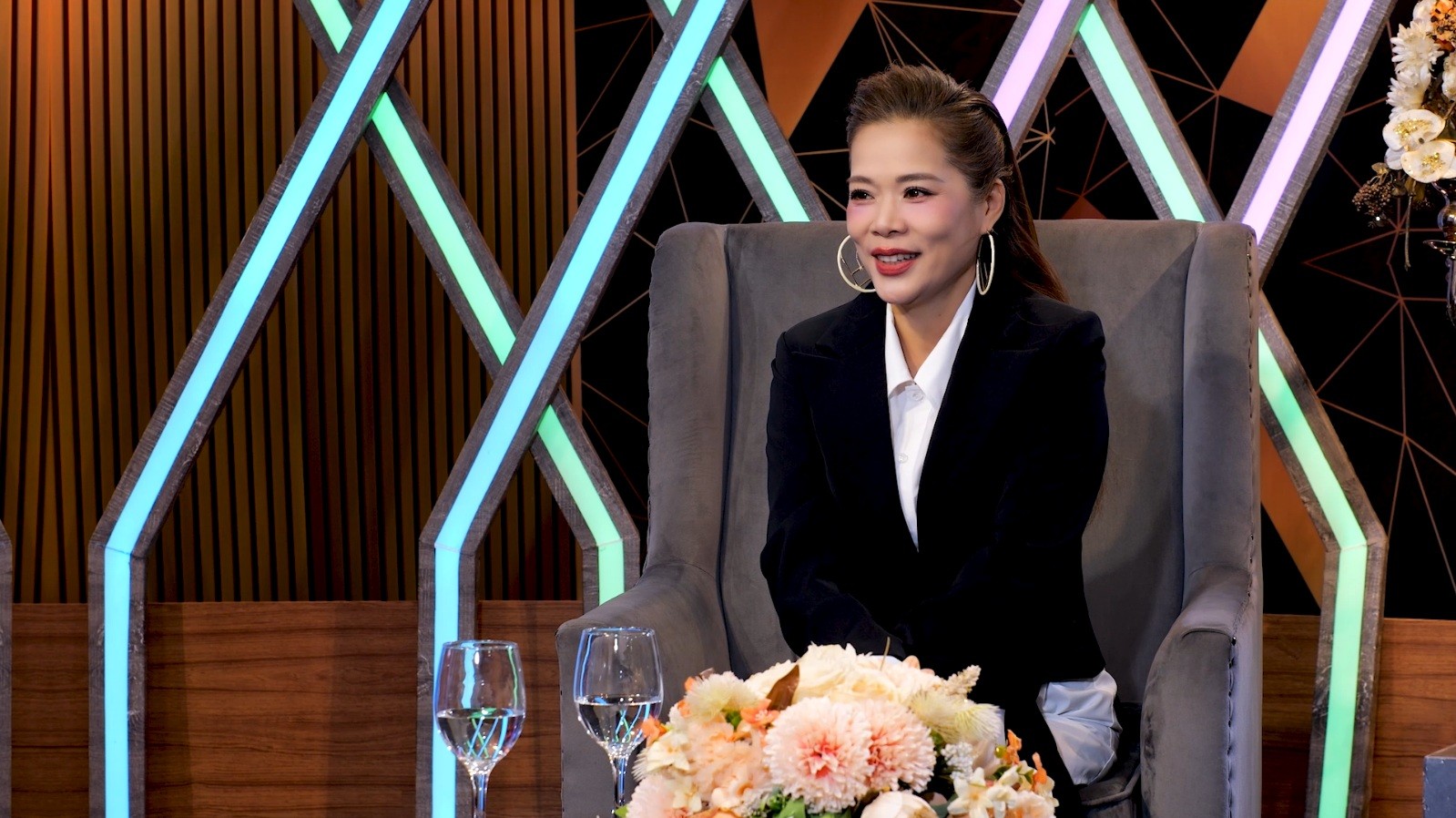 Ca sĩ Mỹ Lệ ở tuổi 53: Đã qua thời phải chứng minh tôi là ai!