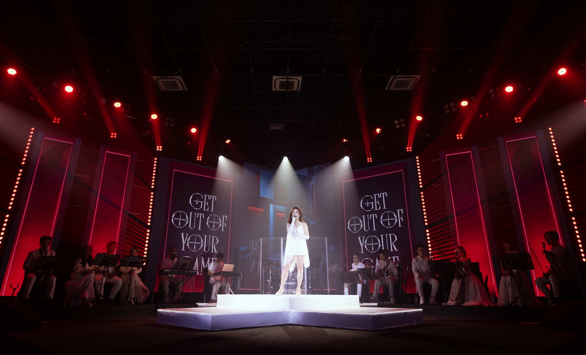 Hành trình chuyển mình đầy táo bạo từ 'Em gái mưa' đến 'Phao cứu sinh': Cú bật mới trong sự nghiệp của Hương Tràm