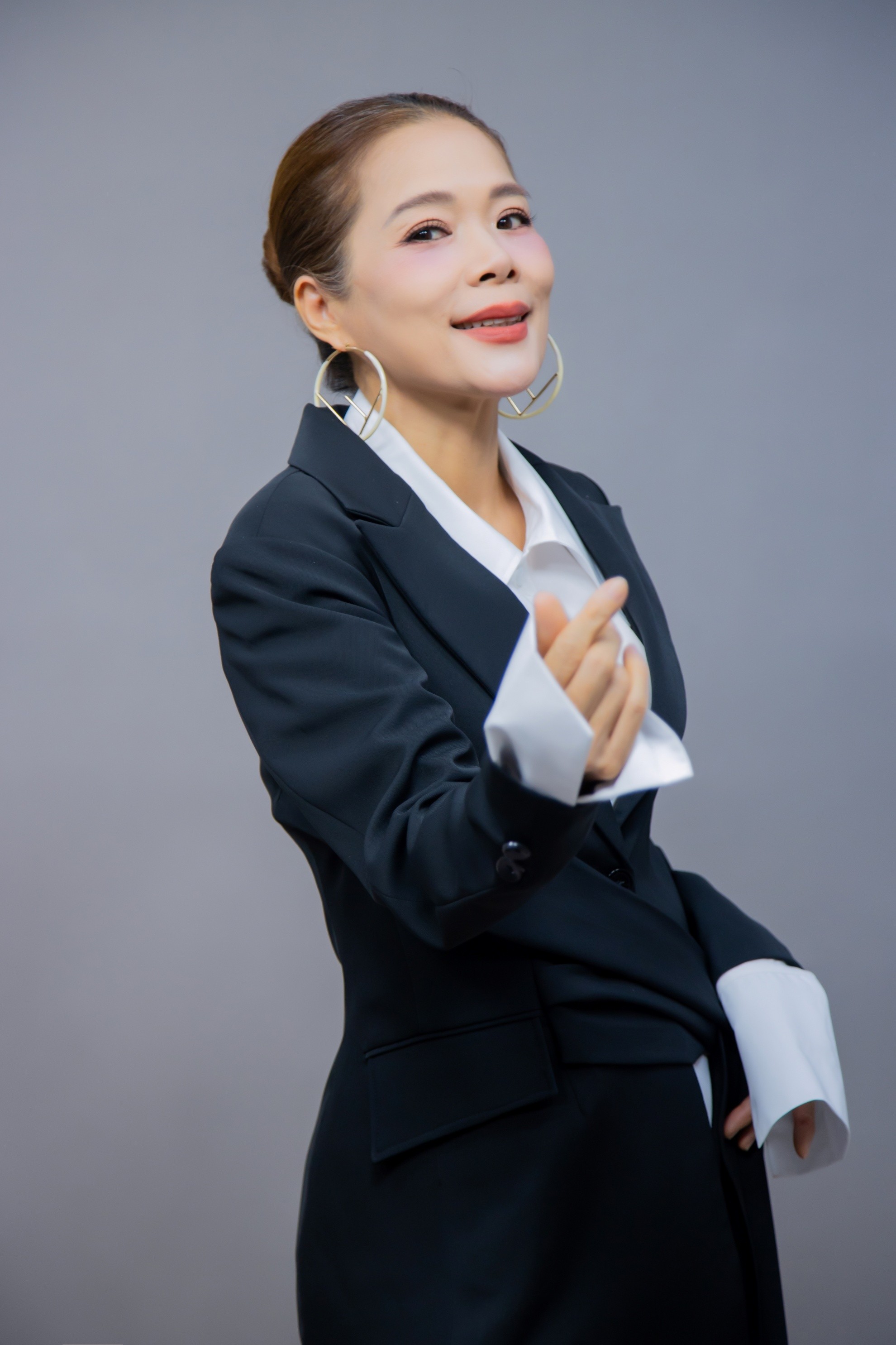 Ca sĩ Mỹ Lệ ở tuổi 53: Đã qua thời phải chứng minh tôi là ai!