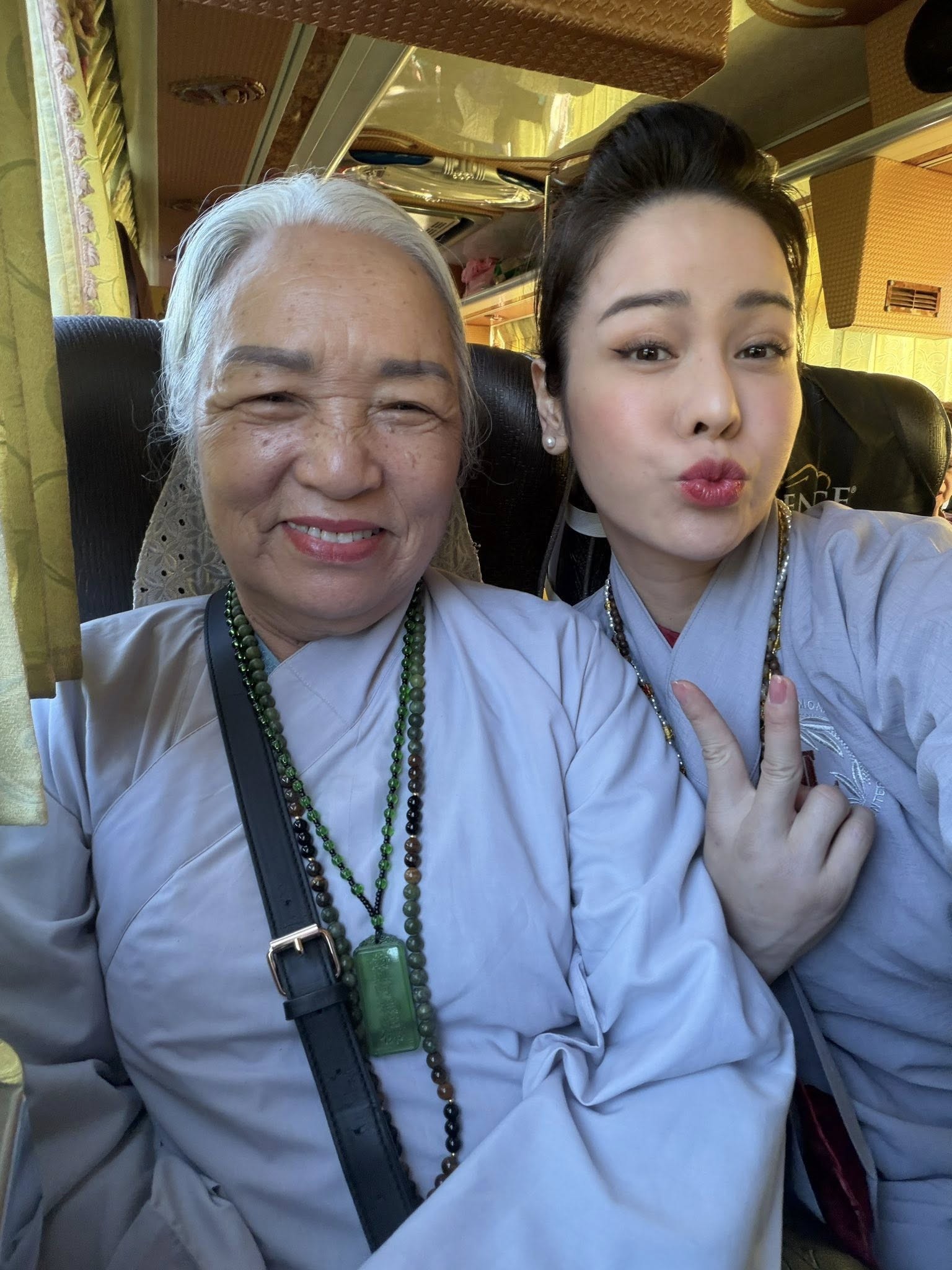 Nhật Kim Anh bức xúc lên tiếng, nhờ Pháp luật can thiệp về tin đồn thất thiệt