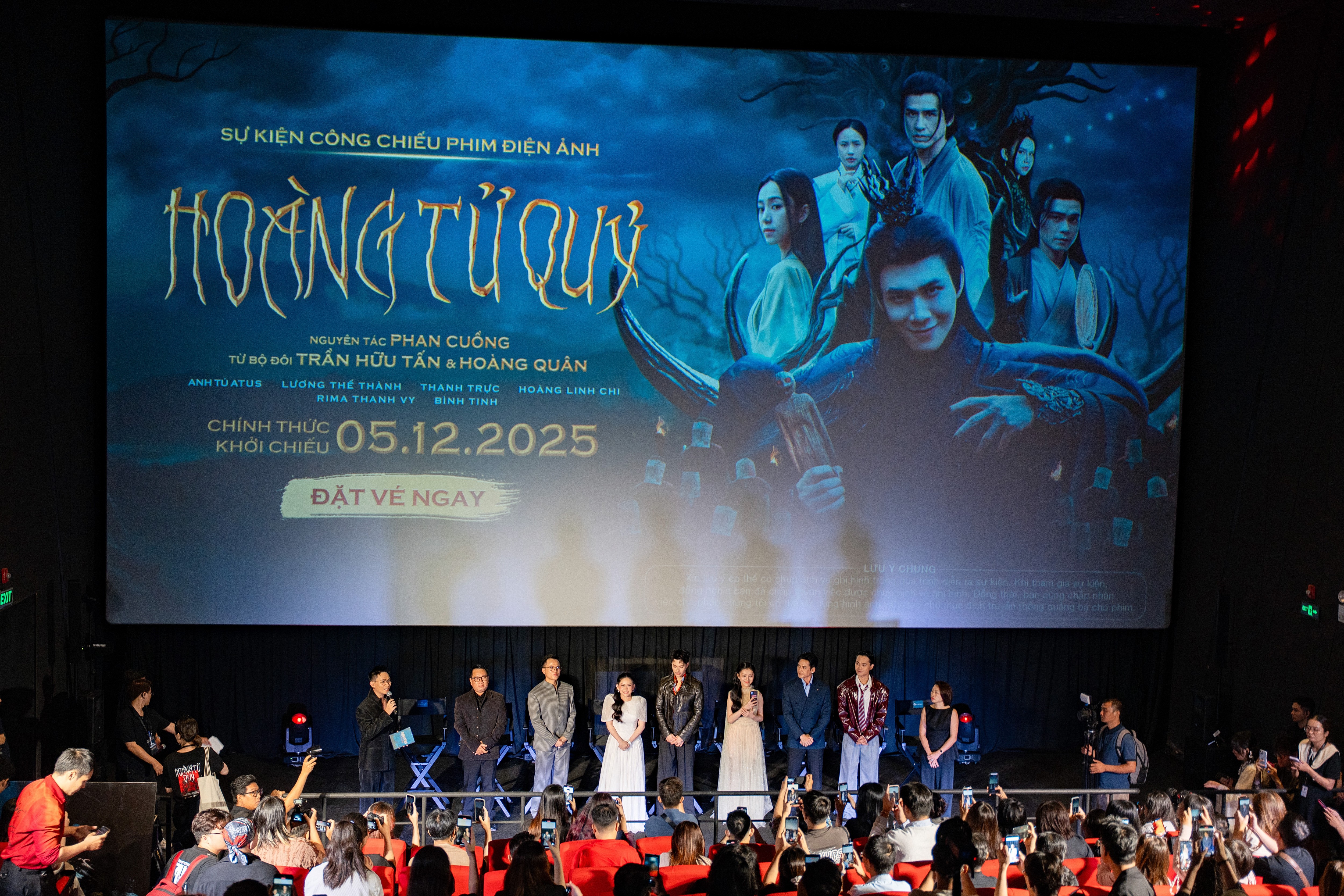 Thảm đỏ 'Hoàng tử quỷ' quy tụ loạt nghệ sĩ Việt đình đám tại buổi ra mắt