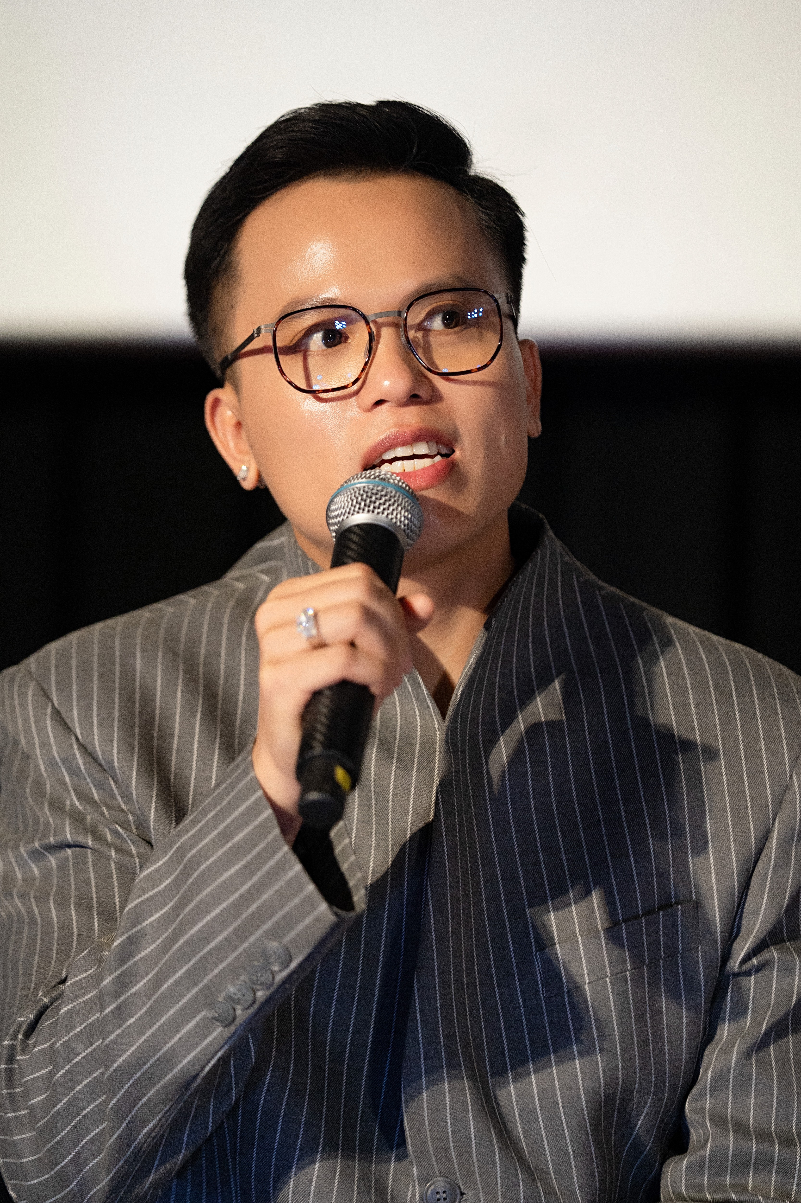 Thảm đỏ 'Hoàng tử quỷ' quy tụ loạt nghệ sĩ Việt đình đám tại buổi ra mắt