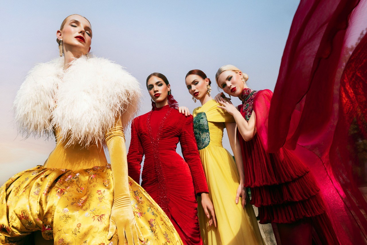 Fashion show 'Hello Cosmo From Vietnam' mùa 2: Hơn 70 thí sinh 'Miss Cosmo 2025' trình diễn thời trang ấn tượng tại Quảng trường Ngọ Môn - Hoàng Thành