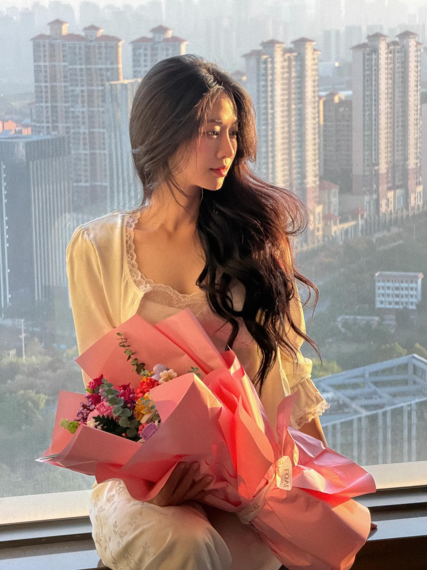 Lê Bống: Từ hot tiktoker đến nữ diễn viên Việt đầu tiên đóng chính phim Trung Quốc?