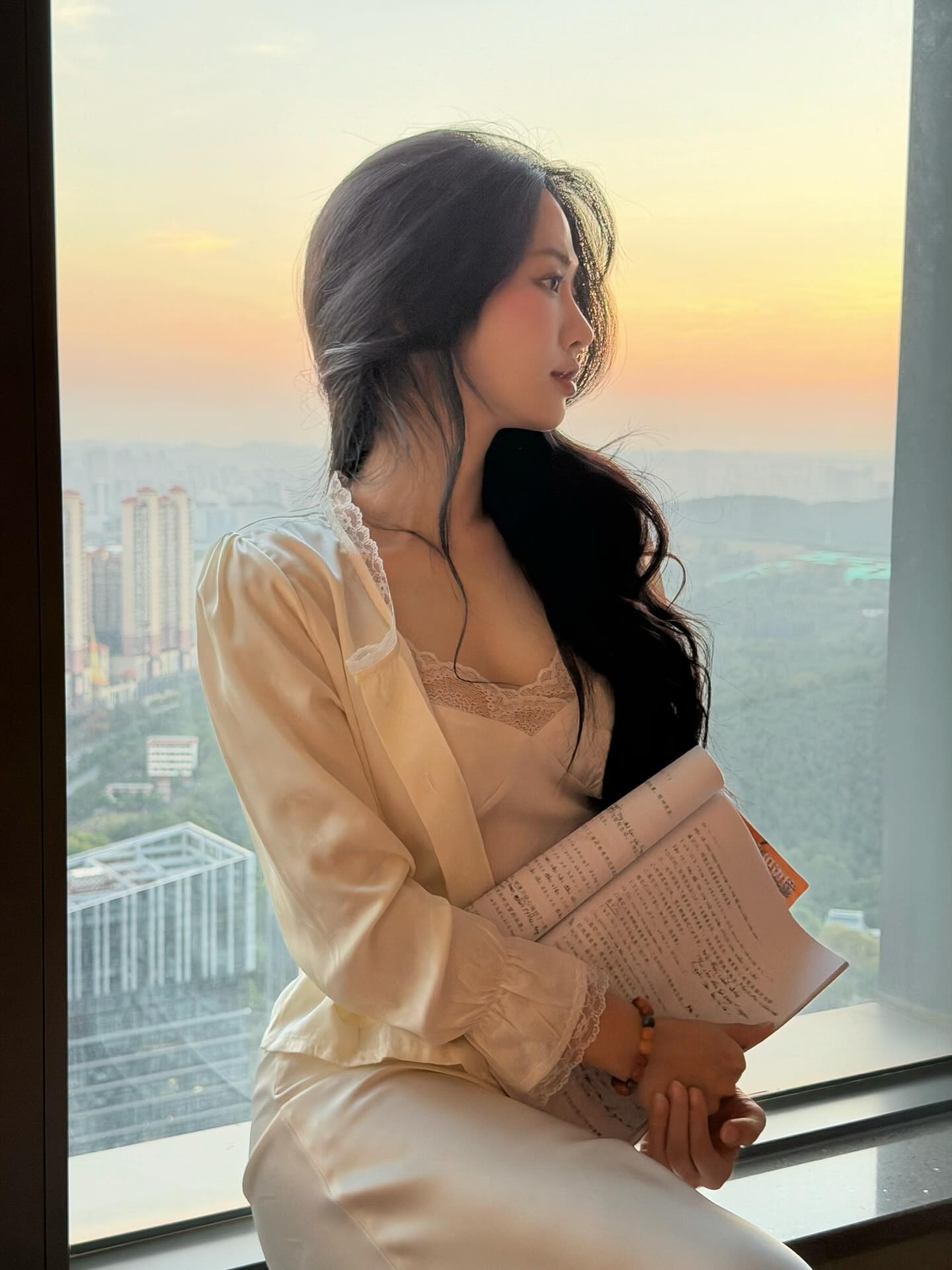 Lê Bống: Từ hot tiktoker đến nữ diễn viên Việt đầu tiên đóng chính phim Trung Quốc?