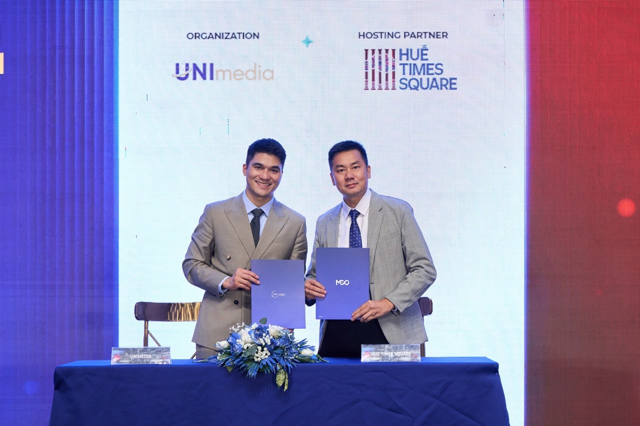 'Miss Cosmo 2025': Dàn thí sinh lộng lẫy nhận Sash tại Quảng trường Thời Đại - Huế Times Square