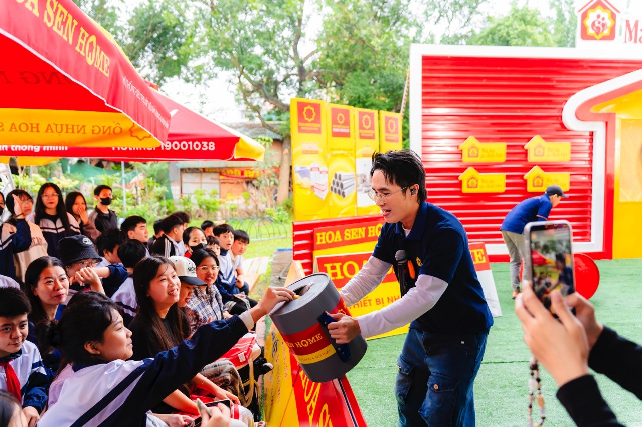 Đại Nghĩa, Huỳnh Lập, Puka, Lương Bích Hữu và nhiều nghệ sĩ tham gia ghi hình 'Mái ấm gia đình Việt' tại Tây Ninh