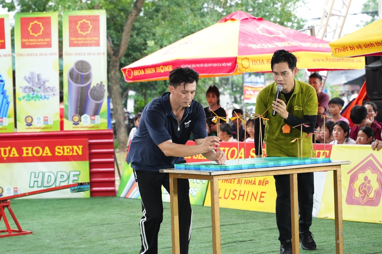 Đại Nghĩa, Huỳnh Lập, Puka, Lương Bích Hữu và nhiều nghệ sĩ tham gia ghi hình 'Mái ấm gia đình Việt' tại Tây Ninh