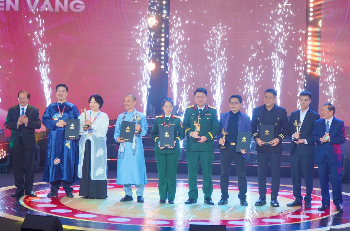 Chủ nhân giải thưởng Bông sen Vàng lần thứ 24: Họ nói gì?