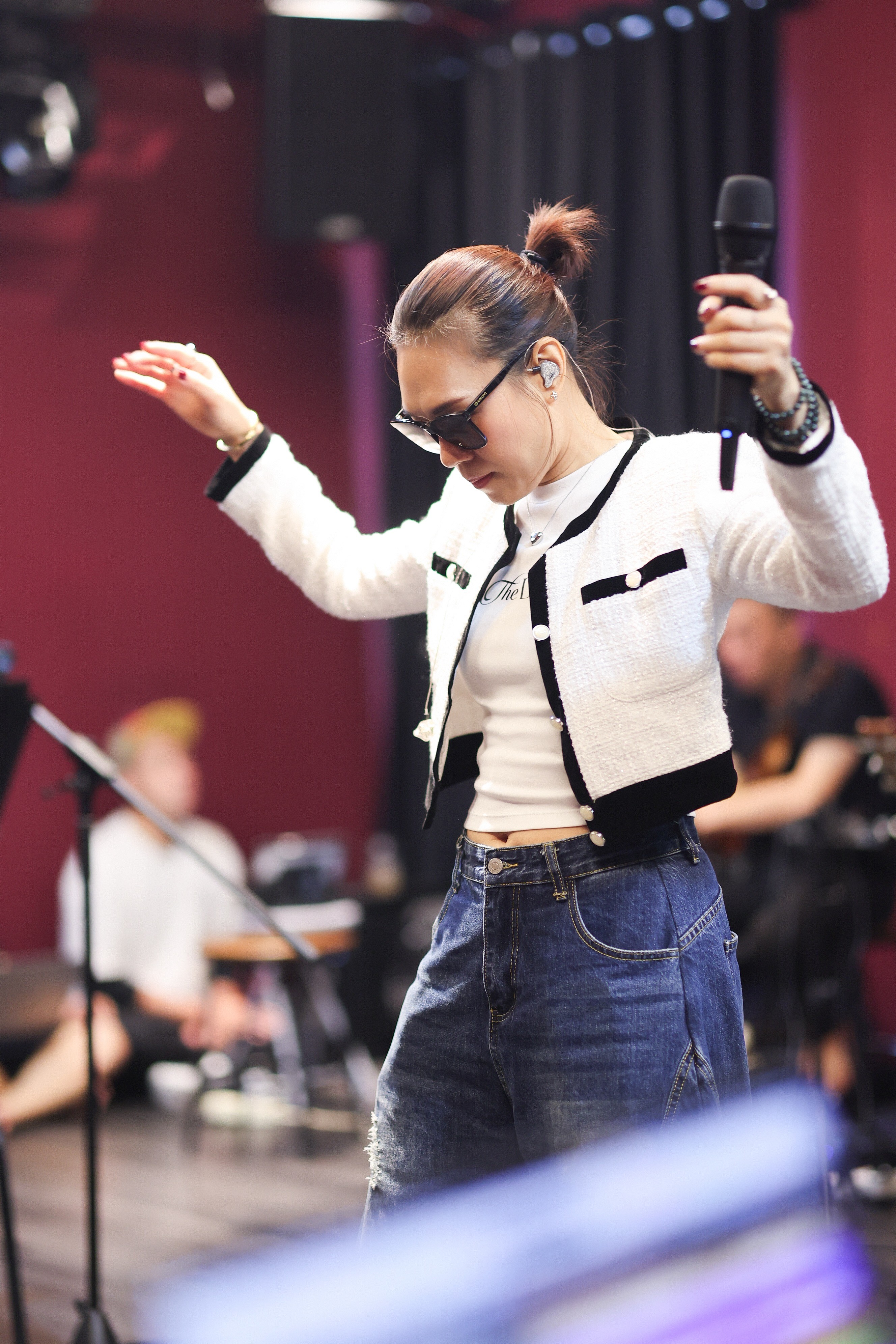 Mỹ Tâm hé lộ ca khúc chủ đề của liveshow 'See The Light', khiến fan bùng nổ cảm xúc