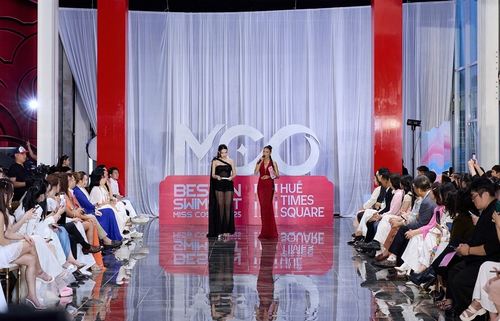 Mưa lớn tại Huế, tổ chức 'Miss Cosmo' nhanh chóng di dời sân khấu 'Best In Swimsuit', đảm bảo an toàn cho thí sinh quốc tế