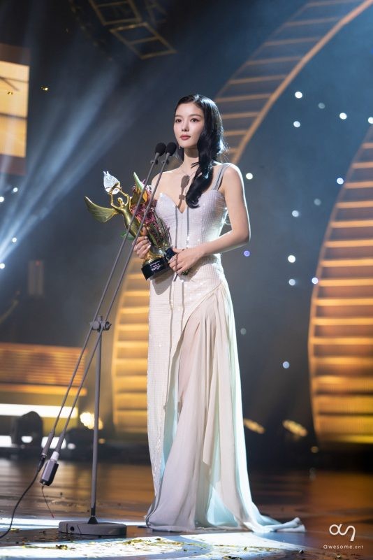 'Dear X' gây sốc với cái kết ngỡ ngàng