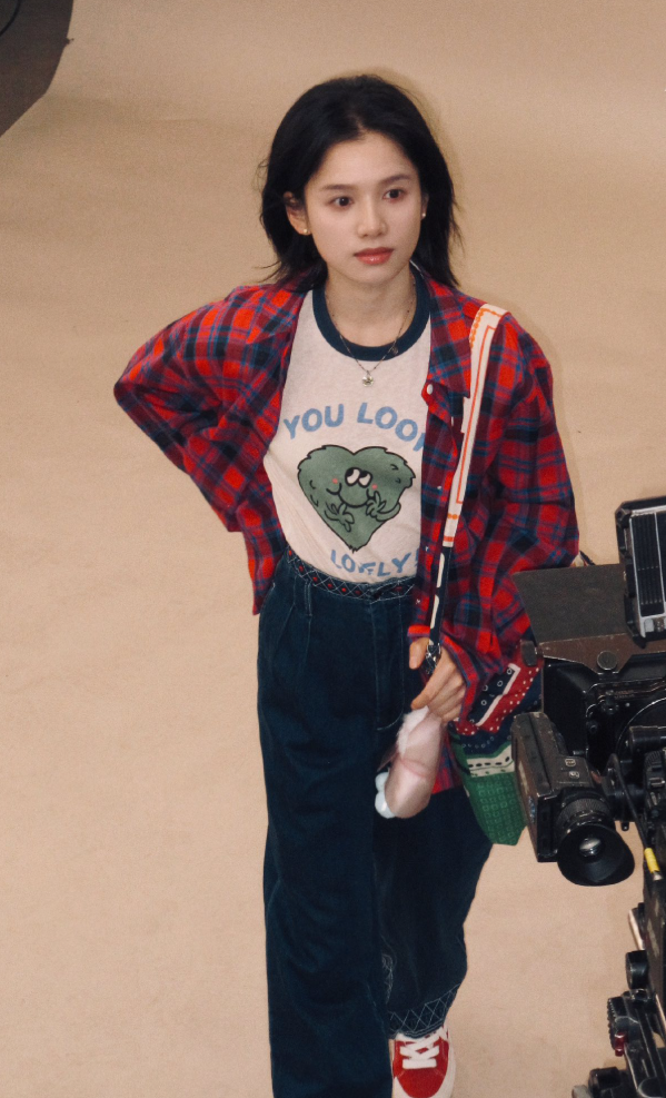 Nhan sắc Trương Tịnh Nghi có đủ thuyết phục trong dự án mới?