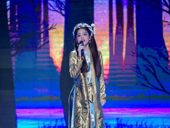 'Người kể chuyện tình': Mai Diễm My gây xúc động cho cả 3 giám khảo Thái Châu, Thùy Trang và Lâm Vũ