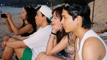 Tăng Duy Tân ôm eo Bích Phương, ngầm xác nhận mối quan hệ?