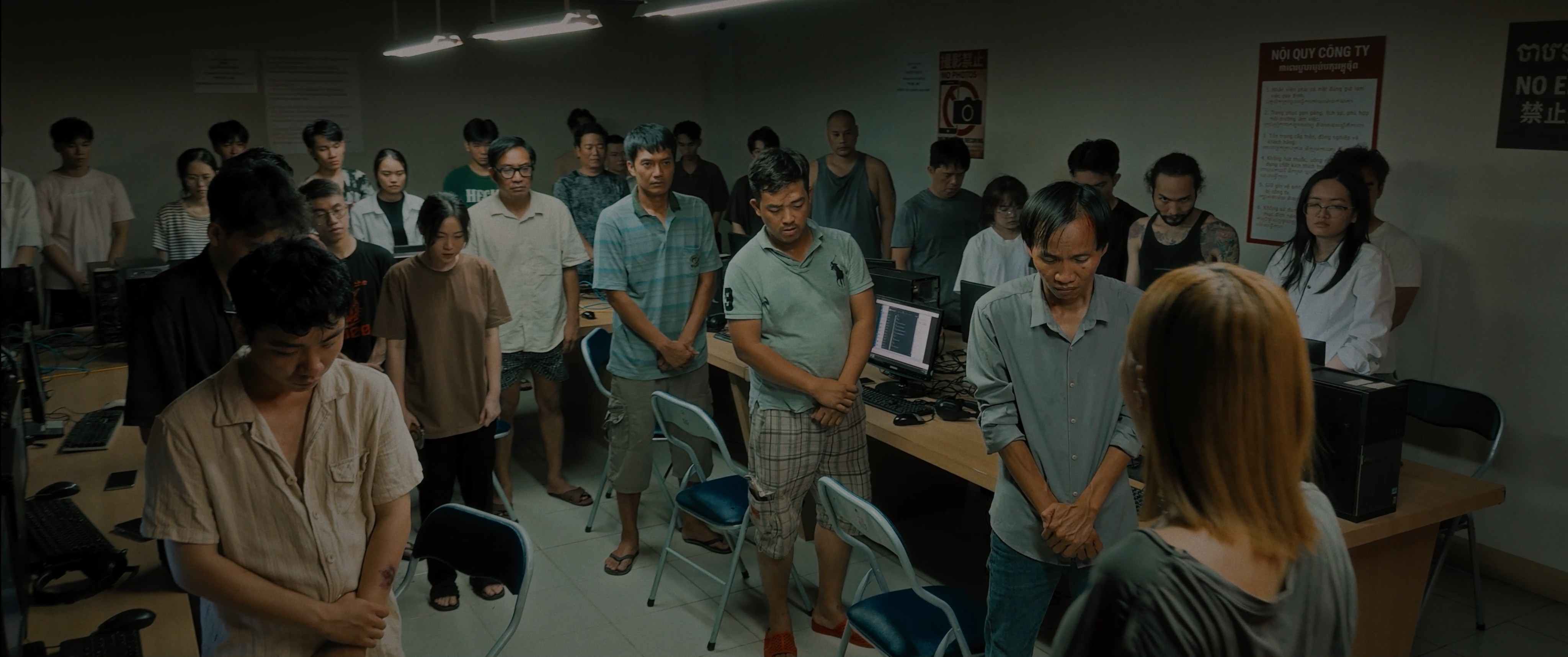 Poster 'Thiên đường máu': Quách Ngọc Ngoan lộ diện là 'trùm ác', ra tay không thương tiếc với đối phương