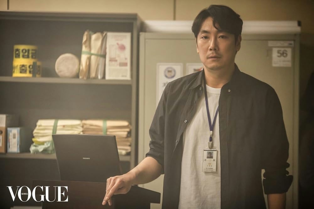 'Signal 2' đứng trước nguy cơ hoãn chiếu vì bê bối của nam chính