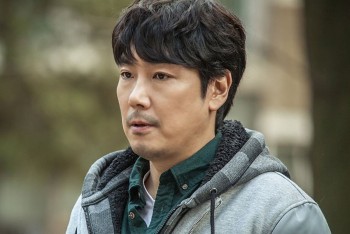 'Signal 2' đứng trước nguy cơ hoãn chiếu vì bê bối của nam chính