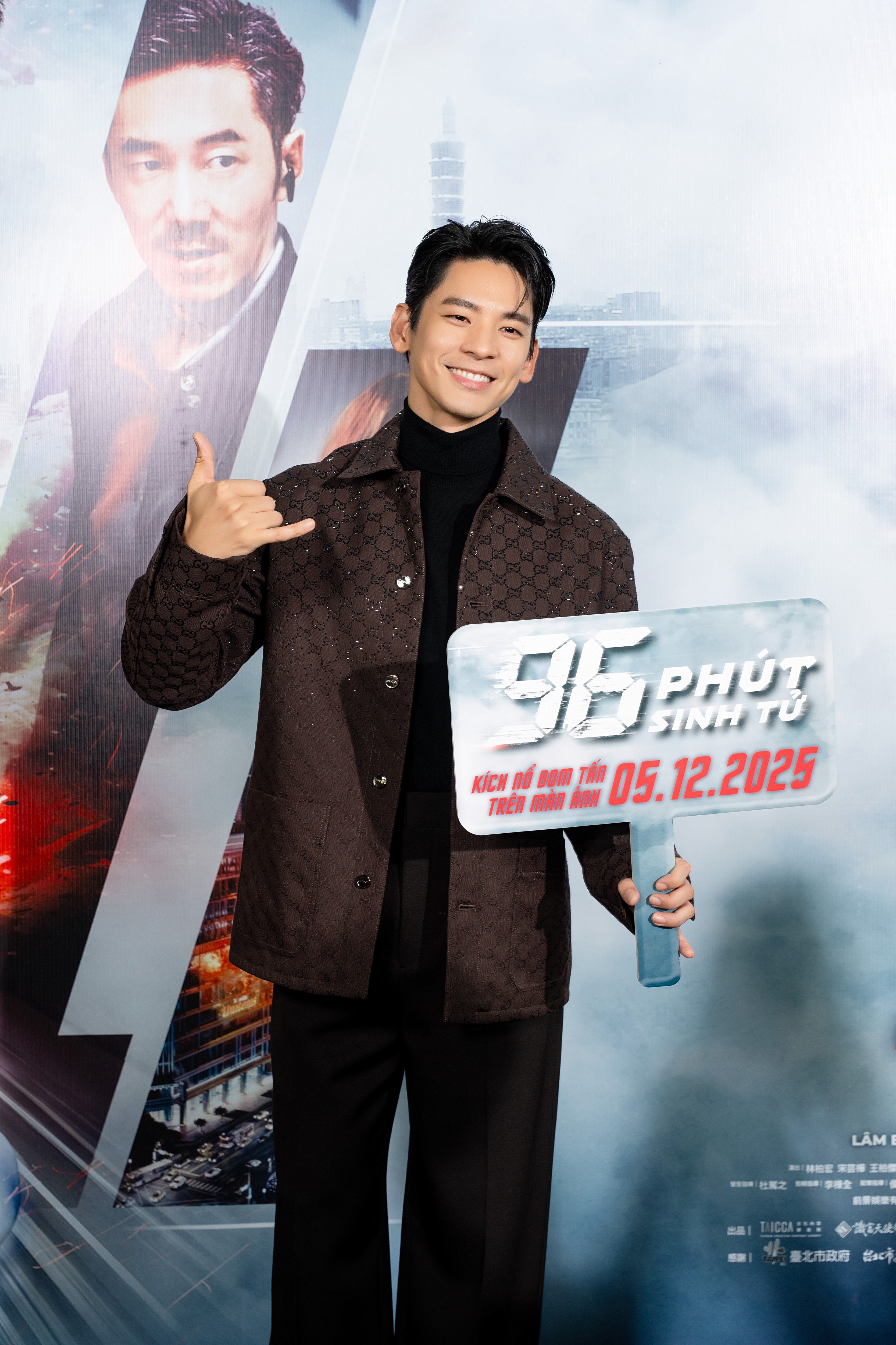 'Nam thần xứ Đài' Lâm Bách Hoành hội ngộ cùng dàn sao trăm tỷ của 'Tử chiến trên không', 'Mưa đỏ' tại họp báo '96 phút sinh tử'