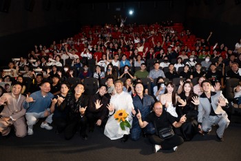 'Nam thần xứ Đài' Lâm Bách Hoành hội ngộ cùng dàn sao trăm tỷ của 'Tử chiến trên không', 'Mưa đỏ' tại họp báo '96 phút sinh tử'