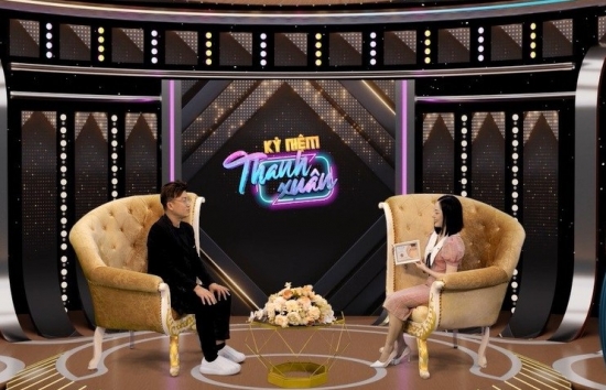 Ca nhạc sĩ Sỹ Luân hạnh phúc khi các em trong mái ấm gọi tiếng 'cha'