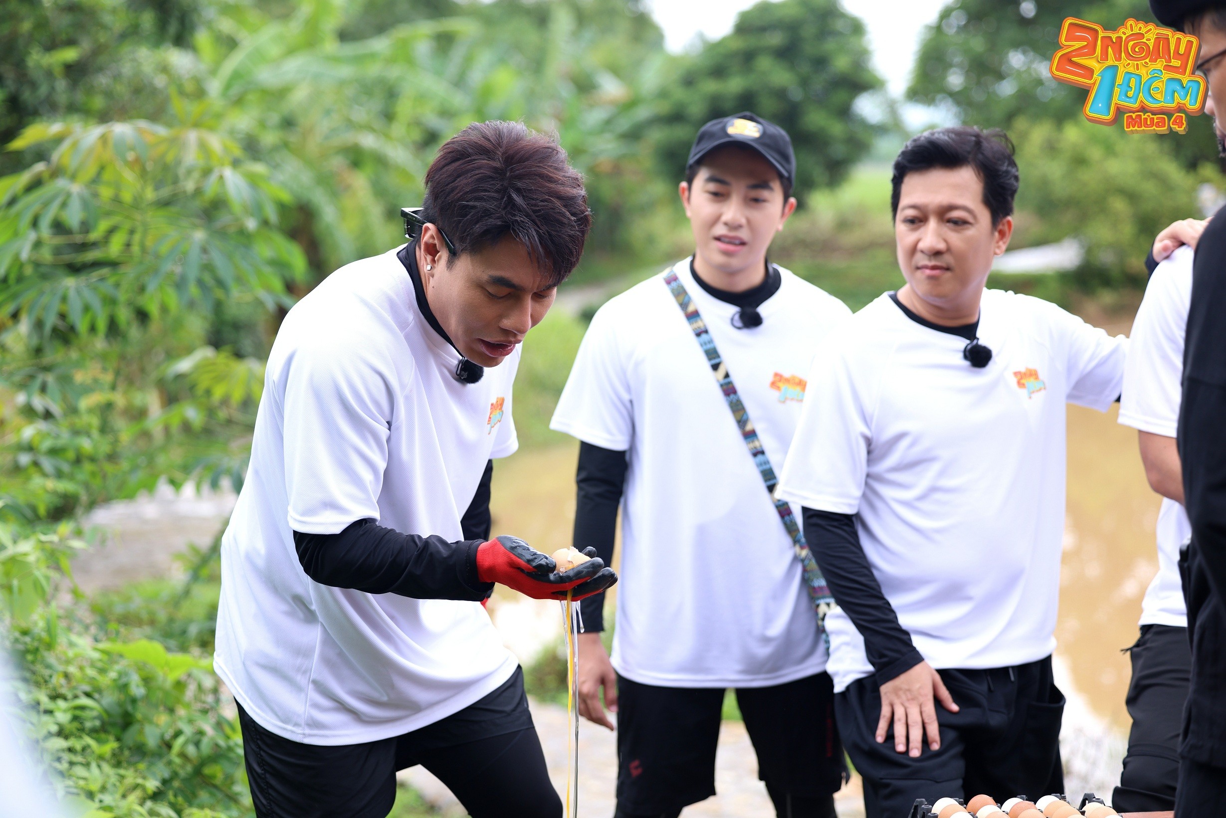 '2 ngày 1 đêm' tập 92: Khách mời Cody Nam Võ bất ngờ trở lại, nhập hội đánh lẻ cùng Hieuthuhai - Cris Phan