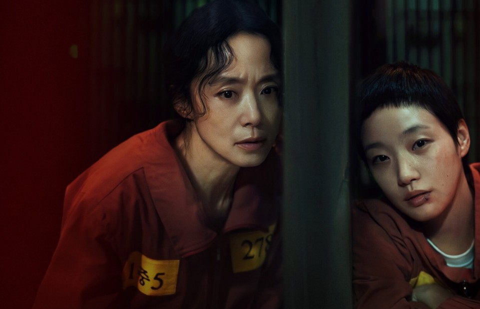 Màn ảnh Hàn tháng 12: Từ phim hình sự gai góc đến rom-com hạng A